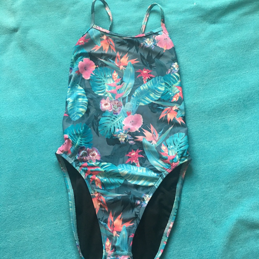 Jolyn printed Brandon 2 onesie Hanalei size 28